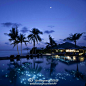 吉塔莉岛（Zitahli Resort）位于马尔代夫诺鲁环礁。吉塔莉岛以“一岛一饭店”的模式开发成度假酒店。这有大片的珊瑚礁、碧绿的海水及细腻的白沙滩环绕，时尚清新的酒店外观设计，夜间星光无边泳池的熠熠生辉，当然，稀少的房间数量，以及足够大的单套面积，才是令其脱颖而出最大的法宝。@收藏到花瓣