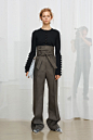 Jil Sander Pre-Fall 2018 Fashion Show : The complete Jil Sander Pre-Fall 2018 fashion show now on Vogue Runway.