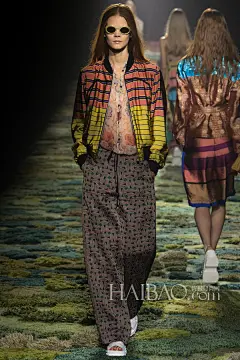 在青苔上起舞的奥菲丽娅！Dries Van Noten 2015春夏女装秀，海报带你亲临2015春夏巴黎时装周_第3页_Dries Van Noten