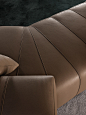 FREEMAN "LOUNGE" | SOFAS -  EN : FREEMAN "LOUNGE" | SOFAS -  EN Lo status e l’originalità del progetto Freeman “Tailor” si mantengono anche nella sua derivazione Freeman “Lounge”. La profondità ridotta