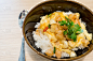 罗勒虾蛋炒饭。精选虾，受欢迎的泰国食物