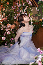 #虞书欣苍兰诀# #小兰花把骨兰养在她编的花环凤冠下# 司命殿小兰花@虞书欣Esther 正版大片在此！花落满地，祝“养花人”们都心想事成～ ​​​​