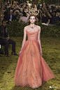 Dior 2017 春夏高定：迷宫花园中的女权主义仙女
