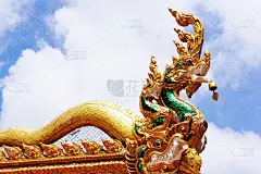 屋顶和天空