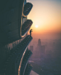 高空摄影师Oliver Shou拍摄的上海城市美景 - 灵感日报 :   Oliver Shou来自旧金山，对摄影很有天赋，拍摄了许多城市、摩天楼、屋顶俯瞰。为了拍摄出视…