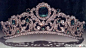 昂古莱姆公爵夫人王冠,绿宝石的上面被镀了一层黄金