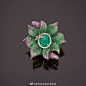 
                                                                                                                        5月3日至5月24日，Sotheby’s 将在纽约举行一个名为「In Bloom」的珠宝展，呈现75件「花卉」主题珠宝，你可以看到玫瑰、兰花、菊花、山茶、紫罗兰、风信子等丰富的花朵品种。本次展览涵盖了不同时期的珠宝风格，例如新艺术、装饰艺术、自然主义、极简主义等，历史