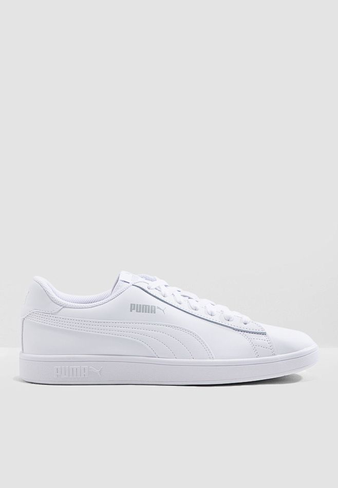 Shop PUMA white Smas...