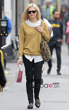 菲妮 科顿-花瓣网|陪你做生活的设计师 | earne cotton) 身穿薄荷绿