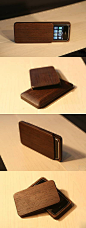 这是专门为iphone手工制作的木盒子，在更好地保护你的iphone的同时又不乏自然的美感。