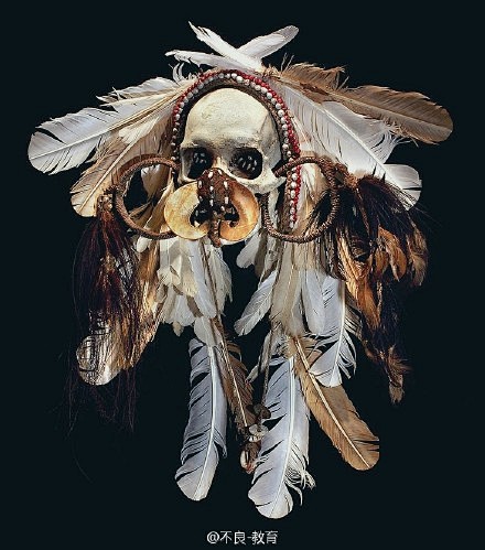 以猎头和食人闻名的部落，阿斯马特族的头骨...