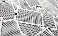 美国Huan Nguyen封套与镂空创意名片 - 三视觉