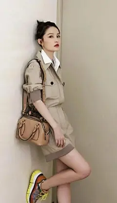 明星美图壁纸：李沁，气质美女-今日头条