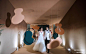 中性驼色+鲜艳色块碰撞泰式婚礼-国外婚礼-DODOWED婚礼策划网