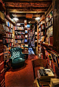 法国莎士比亚书店，倒是很希望自己家里有这样一个暗室。