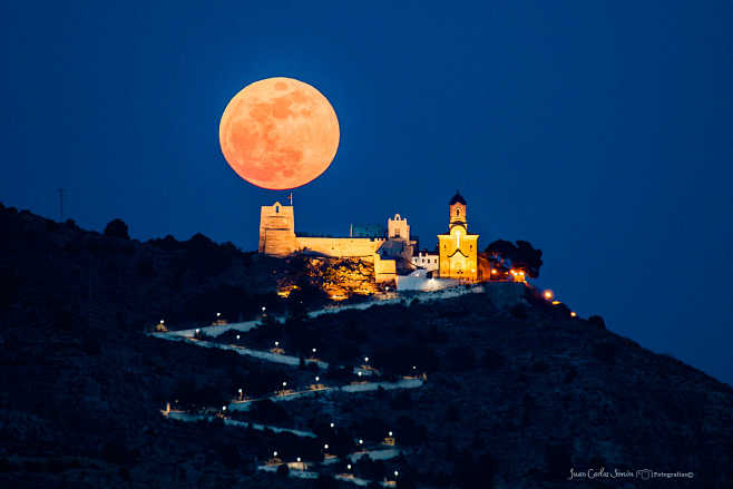 Road to the Moon. by...