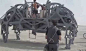 加拿大五名男子花费7个月发明出机械蜘蛛代步车 成街头焦点