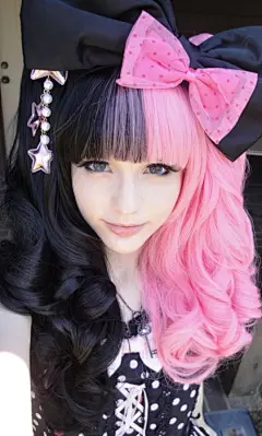 #black &amp; #pink #dyed #scene #hair #pretty