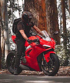 澈郁采集到机车