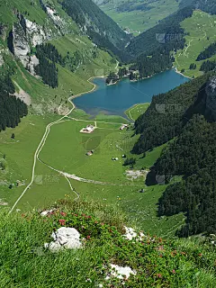 风景如画的湖泊Seealpsee