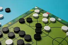 黑白棋儿童棋类益智玩具摄影图