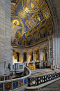 蒙马特圣心大教堂，法国巴黎

Inside Sacre Coeur, Montmartre Paris France