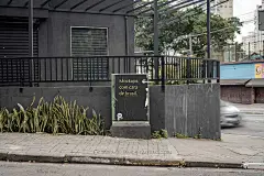 20款足球运动会展会城市街头墙贴胶合海报灯箱广告牌设计贴图展示PS样机模板 Digital Screen Mockup插图20