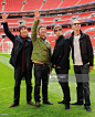 Gem Archer, Noel Gallagher, Liam Gallagher and Andy Bell of Oasis pose at Wembley Stadium on October 16, 2008 in London, England.