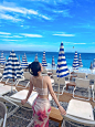 南法度假⛱️尼斯蓝色条纹伞下的惬意海边 - 小红书