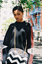 29位纽约时尚女郎用演绎Gucci百种穿搭造型。 : Vogue：Gucci的百种穿搭造型