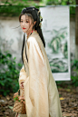 明黄少女_人像_颇可网