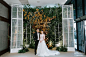 唯美浪漫的绿植鲜花背景墙泰式婚礼-国外案例-DODOWED婚礼策划网