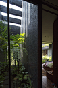 康沃尔花园住宅，新加坡
植物，水体和居住空间整合为一体的热带风格住宅

