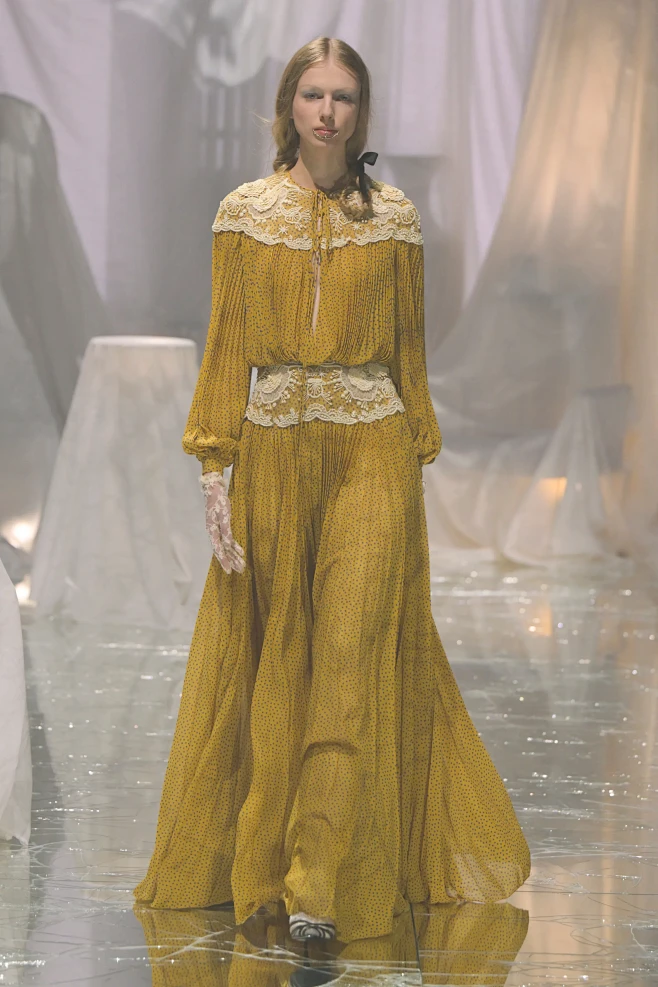00060-valentino-spri...