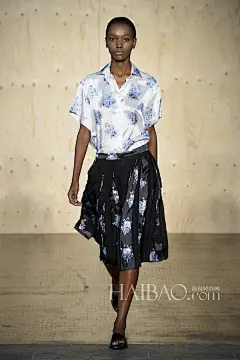 静水深流的创造与改变！保罗·史密斯 (Paul Smith) 2015春夏女装秀，海报时尚网带你亲临2015春夏伦敦时装周_第10页_Paul Smith Women