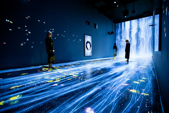 teamLab's Transcendi...