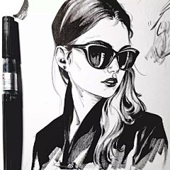 韩国人物插画艺术家
Diver
以下是他平常绘画工具：
日本百乐针管笔、
德国STAEDTLER施德楼、
Faber- castell 中性笔等 ​​​​