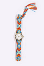 橙蓝彩色民族风编织装饰手表，表带很长可以多层缠绕，点缀着超漂亮，已经远远超过手表本身的功能。