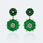 Earrings - Fiore Verde Pendant Earrings - Prestigio - Buccellati : The flower-carved jades combine to make a bigger flower, of an intense green color, stippled with diamonds which divide the petals from one another and form the central corolla. These are 