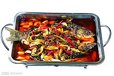 库尔勒：烤鱼 　　烤鱼是最通常的一种吃法...