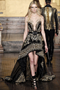 Julien Macdonald Fall 2016 Ready-to-Wear Fashion Show : See the complete Julien Macdonald Fall 2016 Ready-to-Wear collection.