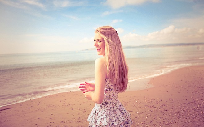 beaches blondes dres...