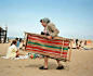 #ARTIST#
Martin Parr，这位英国著名纪实与艺术摄影师，马格南图片社主席，镜头下的人物总是有种荒诞不经的戏剧感。

martinparr.com ​​​​