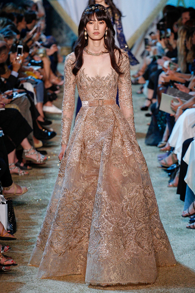 Elie Saab Resor 关注时尚...