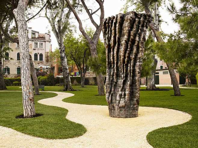 威尼斯艺术双年展-雕塑花园 / Luci...