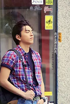 #谢谢你出现在我的青春里# 好啦好啦！高清！无水印！手机壁纸少女双手奉上！任何手机都适用哦~~可以随意拖动到手机适合的尺寸~~快拿走~快拿走~