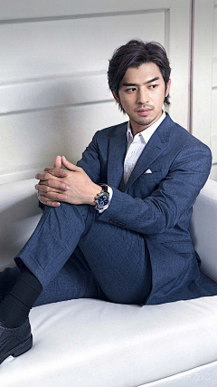 洛云汐采集到帅气男星~代言写真