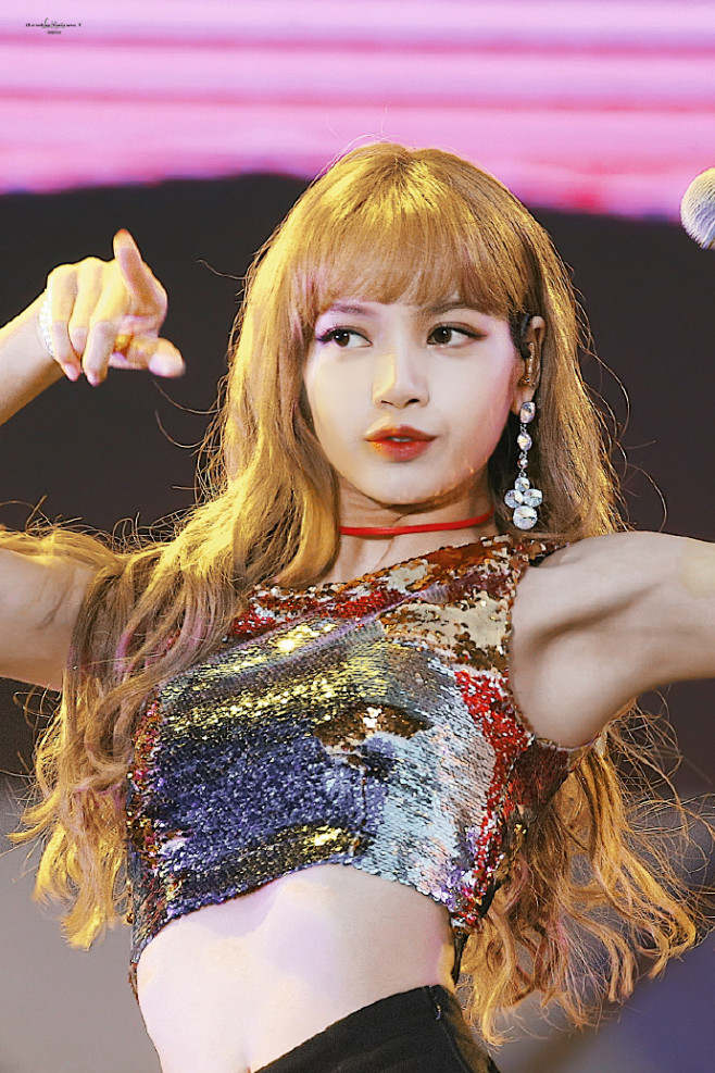 LISA超话 

2018.06.22...