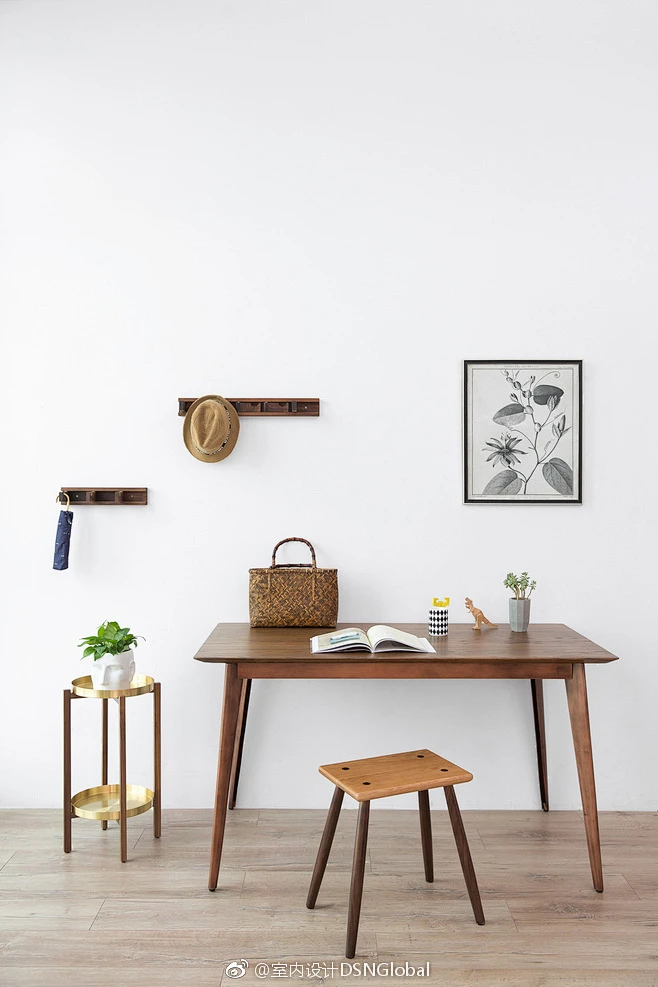 一人时光。设计 灵感 室内设计 家居 建筑 家具 软装 装修效果图 搭配 细节 场景 样板间 住宅 公寓 LOFT 别墅 北欧 宜家 美式 现代 简约 日式 清新 黑白 极简 小户型 玄关 阳台 绿植 走廊 客厅 电视柜 背景墙 地毯 沙发 茶几 木 飘窗 灯饰 吊灯 画 地板 瓷砖 布置 厨房 推拉门 隔断 餐厅 餐具 餐桌 吧台 餐边柜 收纳 组合柜 椅 卫生间 浴室 陈列 主卧 床品 床头柜 衣帽间 书房 儿童房 台灯 书房 书架 书桌 墙纸 窗帘 @室内设计DSNGlobal 