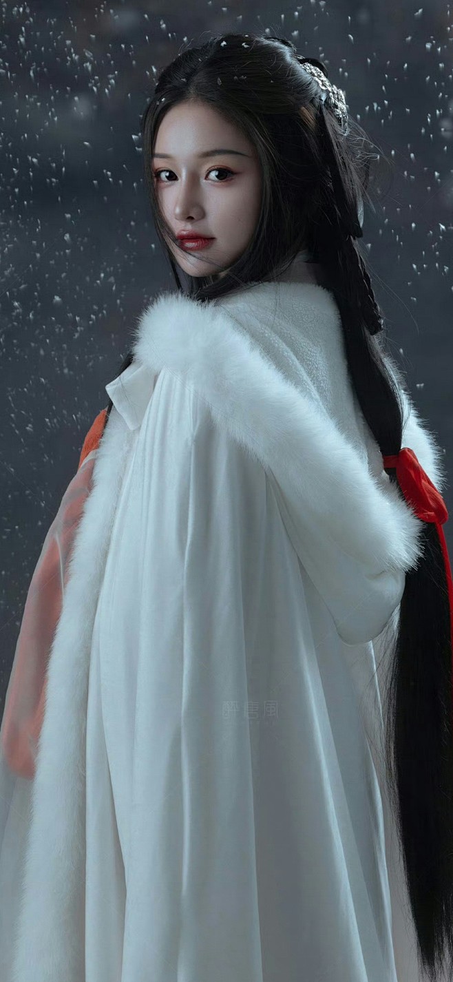 白衣胜雪
采集@别致的七
cr：醉唐风